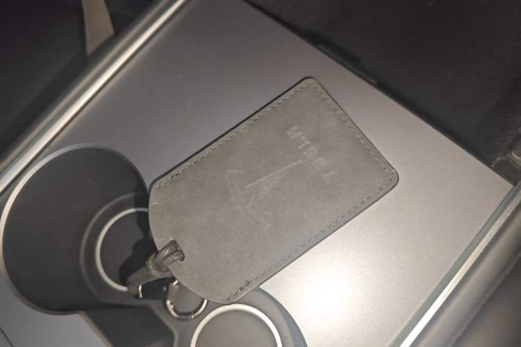 Used Tesla Model Y 2024 Rear-Wheel-Drive Version Vehicle Key