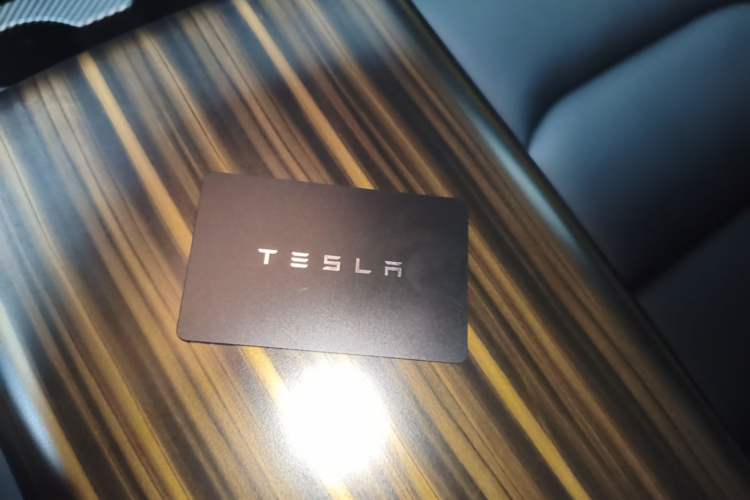 Used Tesla Model Y 2024 Long-Range All-Wheel-Drive Version Vehicle Key
