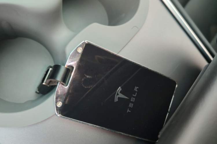 Used Tesla Model Y 2024 Rear-Wheel-Drive Version Vehicle Key