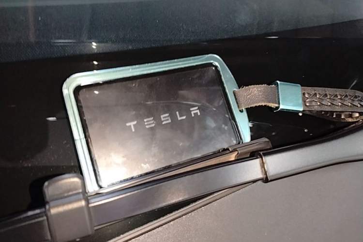 Used Tesla Model Y 2024 Long-Range All-Wheel-Drive Version Vehicle Key