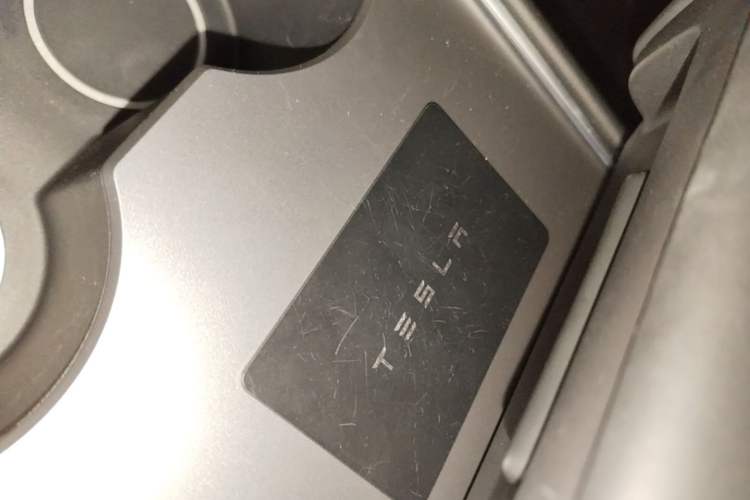 Used Tesla Model Y 2024 Long-Range All-Wheel-Drive Version Vehicle Key