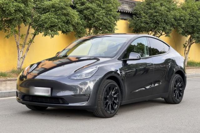 Used Tesla Model Y 2024 Long-Range All-Wheel-Drive Version