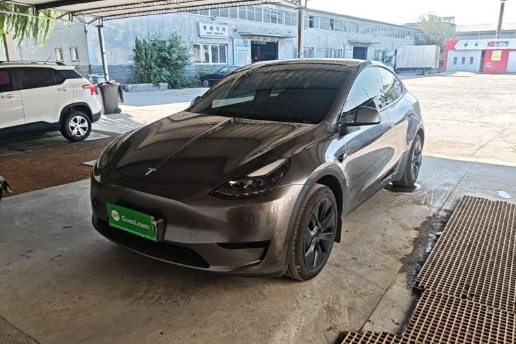 Tesla Model Y 2024 Rear-Wheel-Drive Version