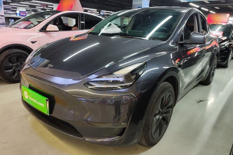 Tesla Model Y 2024 Long-Range All-Wheel-Drive Version