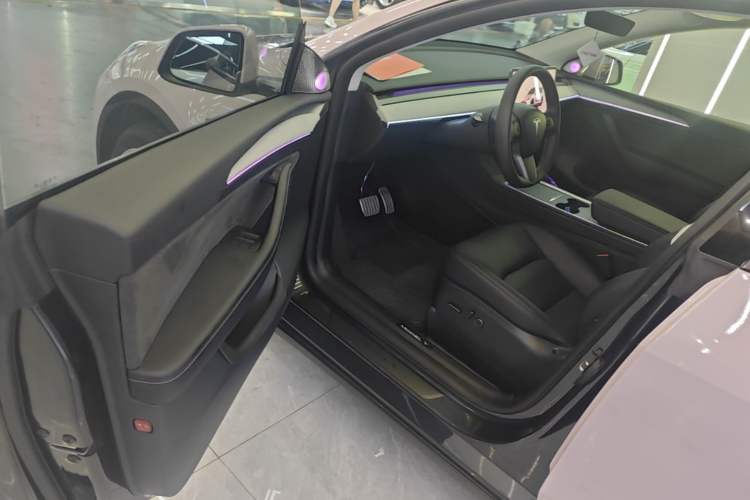 Used Tesla Model Y 2024 Rear-Wheel-Drive Version Driver Seat
