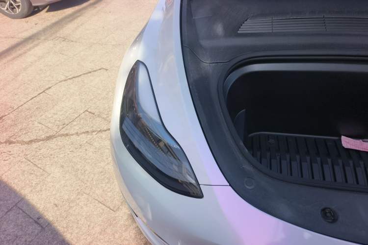 Used Tesla Model Y 2024 Rear-Wheel-Drive Version Engine Bay Right