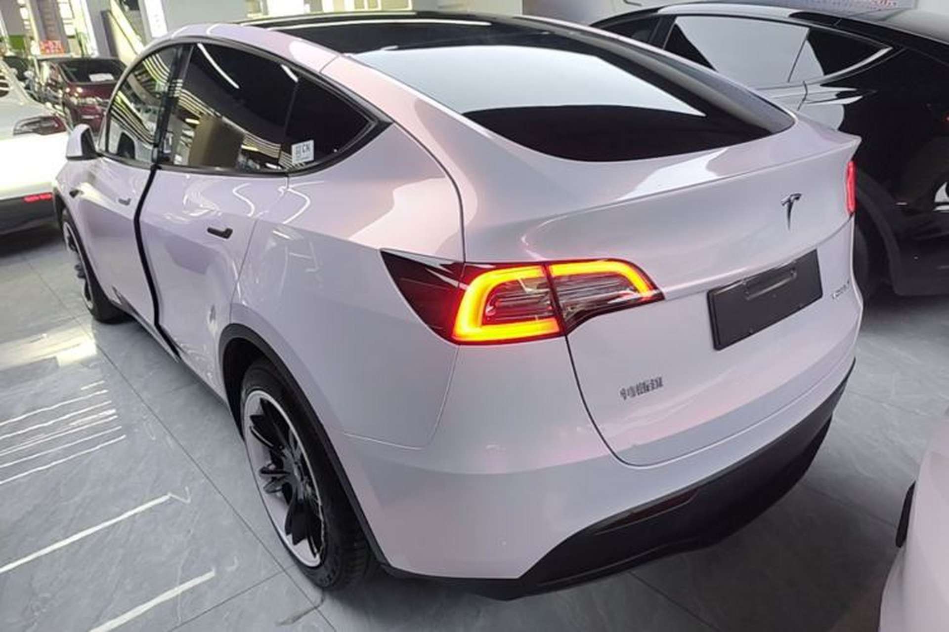 Used Tesla Model Y 2024 Rear-Wheel-Drive Version Exterior 2