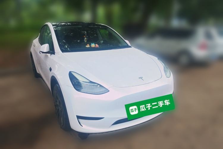 Used Tesla Model Y 2024 Rear-Wheel-Drive Version Front Right 45 Deg