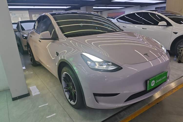 Used Tesla Model Y 2024 Rear-Wheel-Drive Version Front Right 45 Deg
