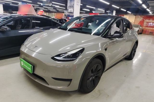 Tesla Model Y 2024 Rear-Wheel-Drive Version مستعملة
