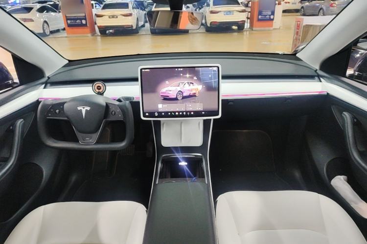 Used Tesla Model Y 2024 Rear-Wheel-Drive Version Center Console