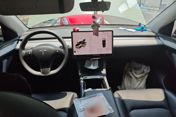 Used Tesla Model Y 2024 Rear-Wheel-Drive Version Center Console