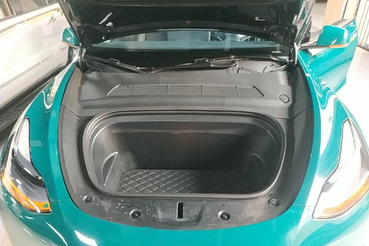 Used Tesla Model Y 2024 Rear-Wheel-Drive Version Engine Bay