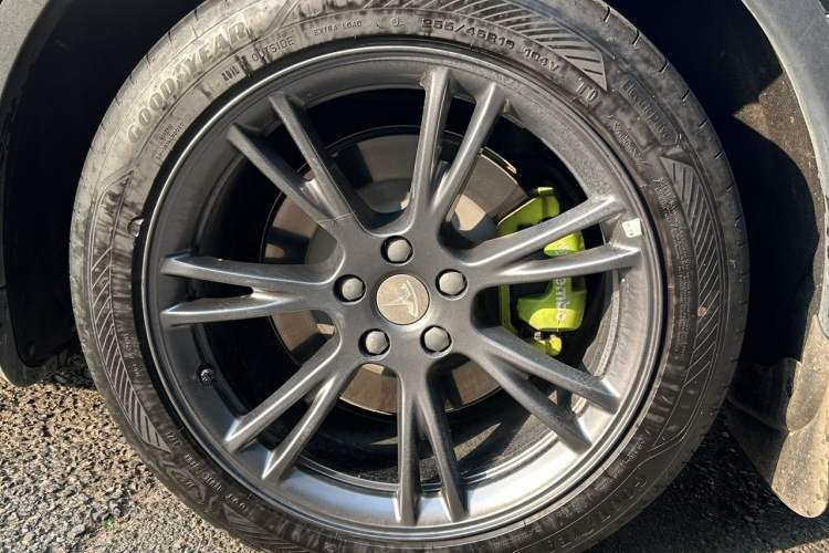 Used Tesla Model Y 2024 Rear-Wheel-Drive Version Exterior 8