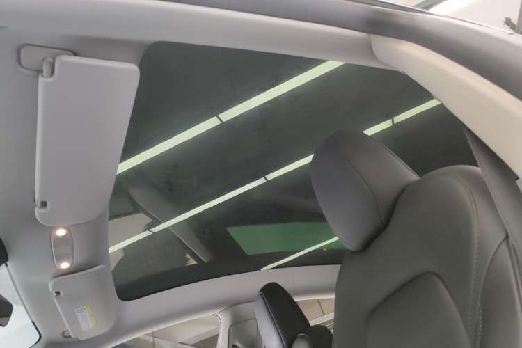 Used Tesla Model Y 2024 Rear-Wheel-Drive Version Headliner
