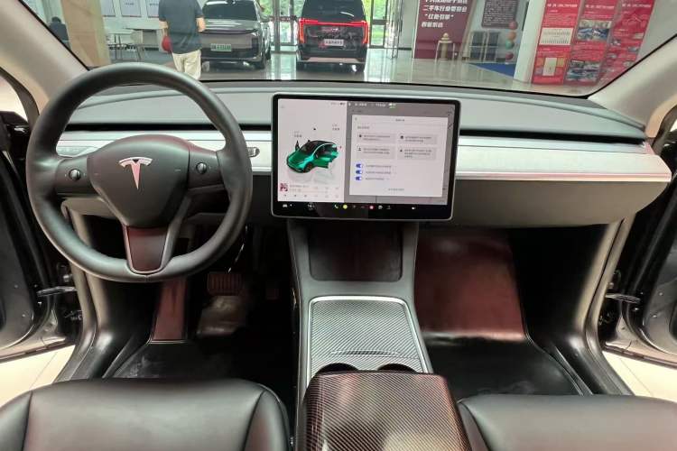 Used Tesla Model Y 2024 Rear-Wheel-Drive Version Interior 1