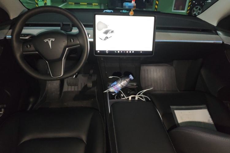 Used Tesla Model Y 2024 Rear-Wheel-Drive Version Interior 2