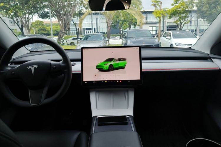 Used Tesla Model Y 2024 Rear-Wheel-Drive Version Interior 2