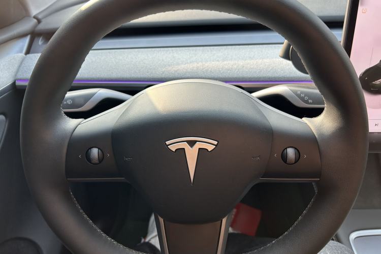 Used Tesla Model Y 2024 Rear-Wheel-Drive Version Interior 2