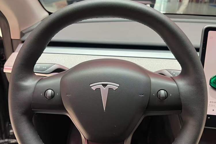 Used Tesla Model Y 2024 Rear-Wheel-Drive Version Interior 7