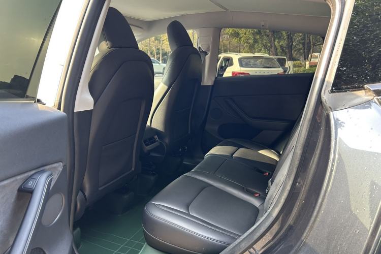Used Tesla Model Y 2024 Rear-Wheel-Drive Version Interior 8