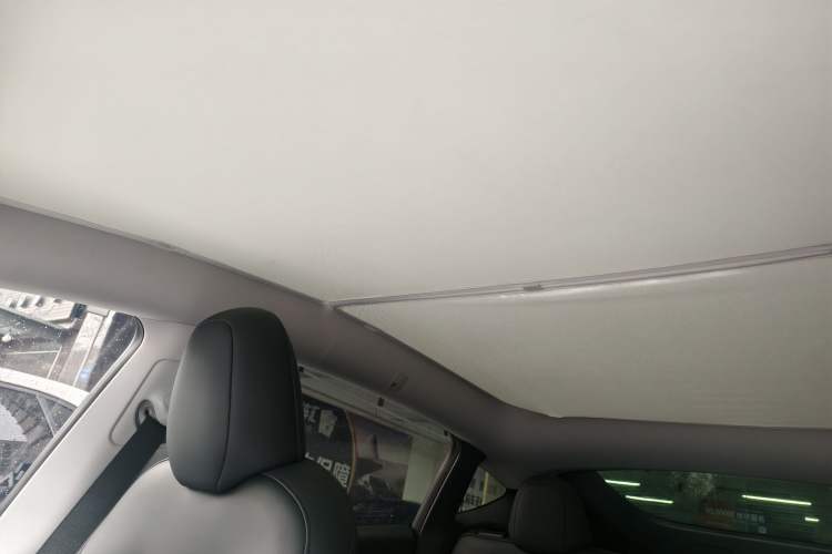 Used Tesla Model Y 2024 Rear-Wheel-Drive Version Interior 9