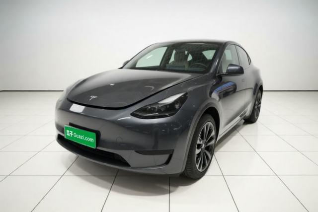 Używany Tesla Model Y 2024 Rear-Wheel-Drive Version