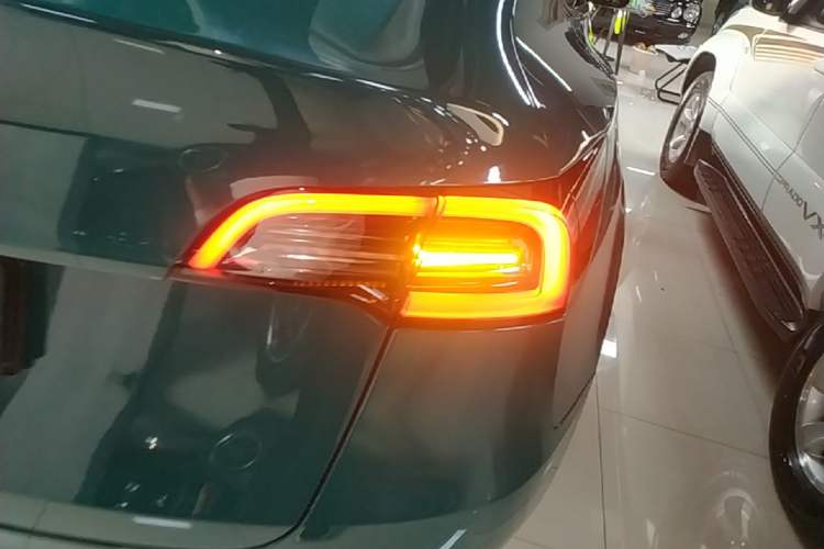 Used Tesla Model Y 2024 Rear-Wheel-Drive Version Right Rear Taillight