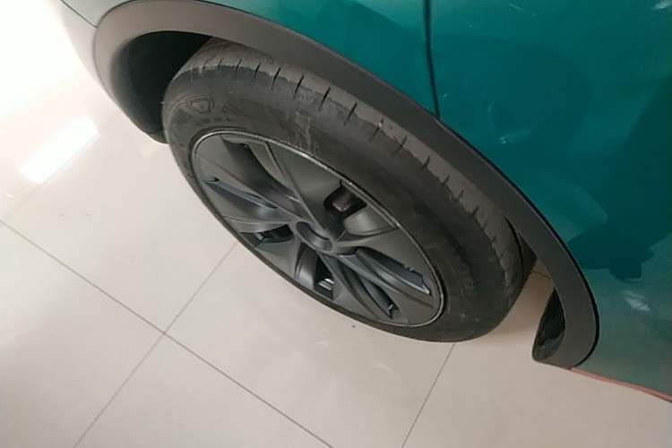 Used Tesla Model Y 2024 Rear-Wheel-Drive Version Right Rear Wheel Hub
