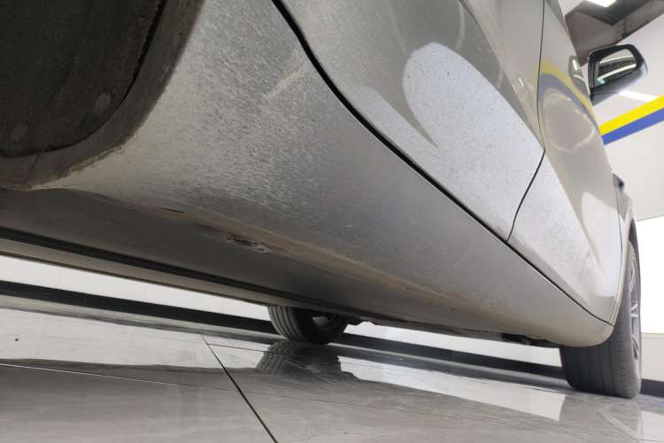 Used Tesla Model Y 2024 Rear-Wheel-Drive Version Right Side Sill