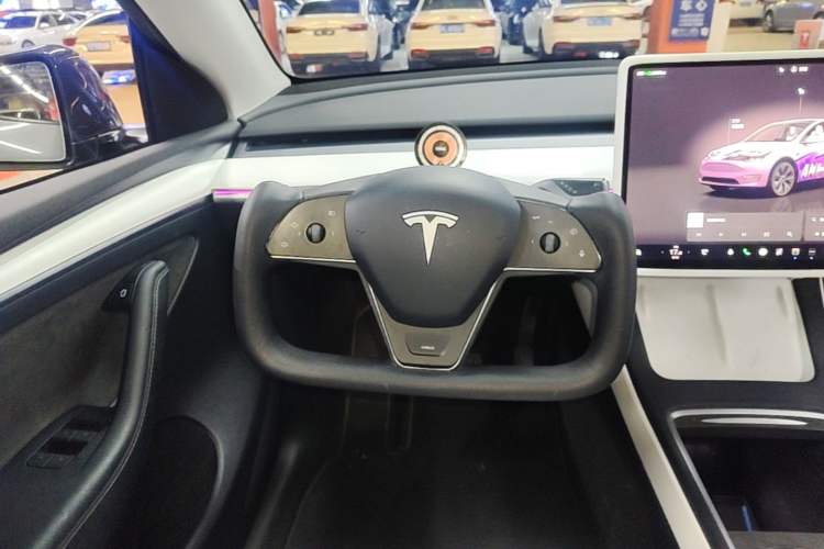 Used Tesla Model Y 2024 Rear-Wheel-Drive Version Steering Wheel