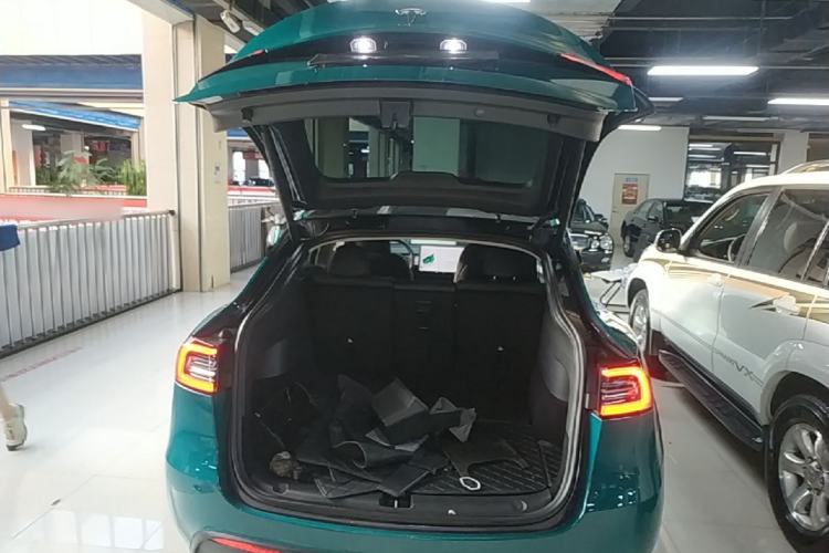Used Tesla Model Y 2024 Rear-Wheel-Drive Version Trunk