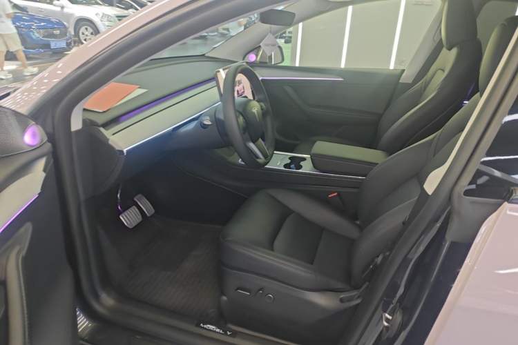 Used Tesla Model Y 2024 Rear-Wheel-Drive Version Left Front Seat