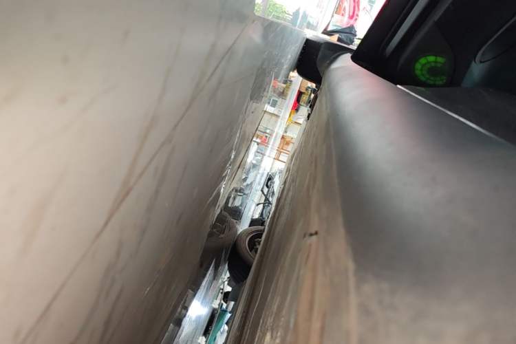 Used Tesla Model Y 2024 Rear-Wheel-Drive Version Left Side Sill
