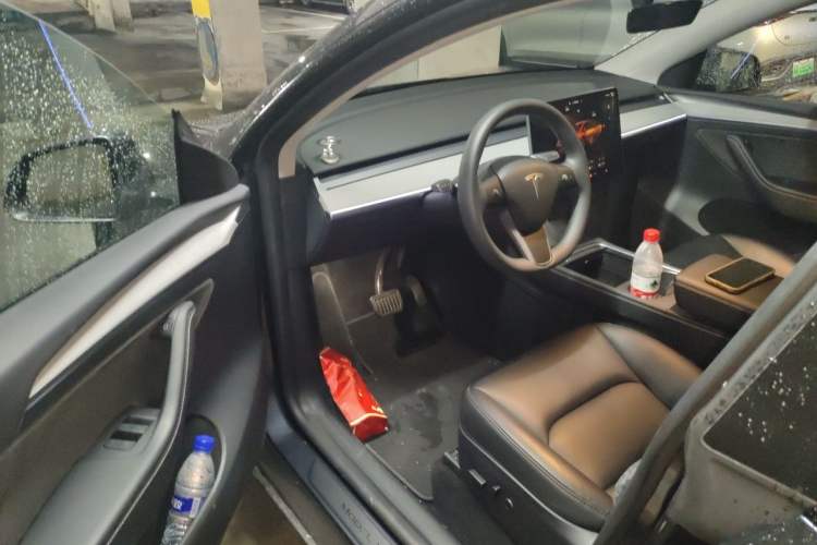 Used Tesla Model Y 2024 Long-Range All-Wheel-Drive Version Driver Seat