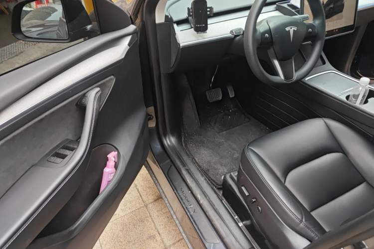 Used Tesla Model Y 2024 Long-Range All-Wheel-Drive Version Driver Seat