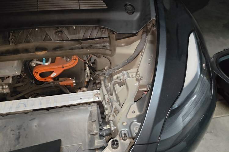 Used Tesla Model Y 2024 Rear-Wheel-Drive Version Engine Bay Left