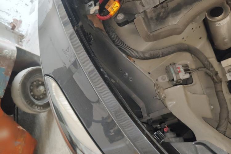 Used Tesla Model Y 2024 Rear-Wheel-Drive Version Engine Bay Right