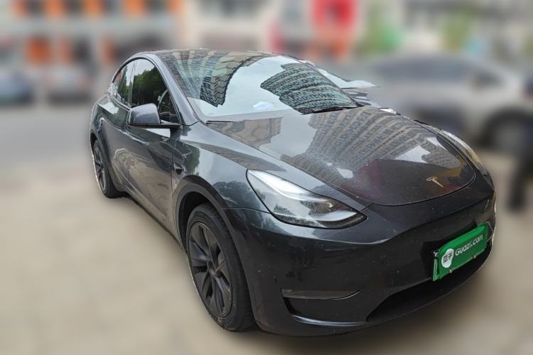Used Tesla Model Y 2024 Long-Range All-Wheel-Drive Version Front Right 45 Deg