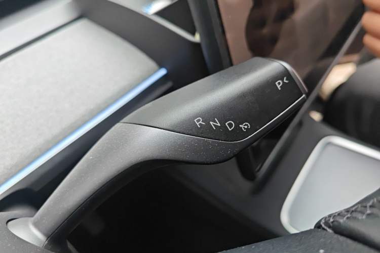 Used Tesla Model Y 2024 Long-Range All-Wheel-Drive Version Gear Lever
