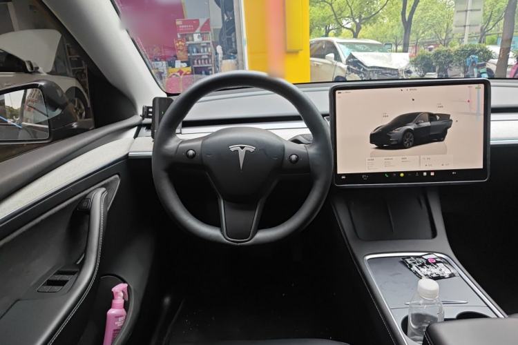 Used Tesla Model Y 2024 Long-Range All-Wheel-Drive Version Steering Wheel