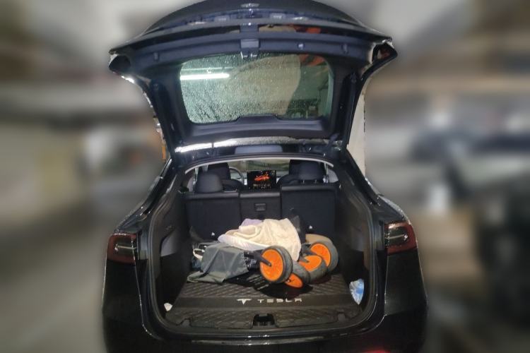 Used Tesla Model Y 2024 Long-Range All-Wheel-Drive Version Trunk