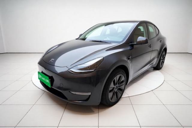 Ojetý Tesla Model Y 2024 Long-Range All-Wheel-Drive Version