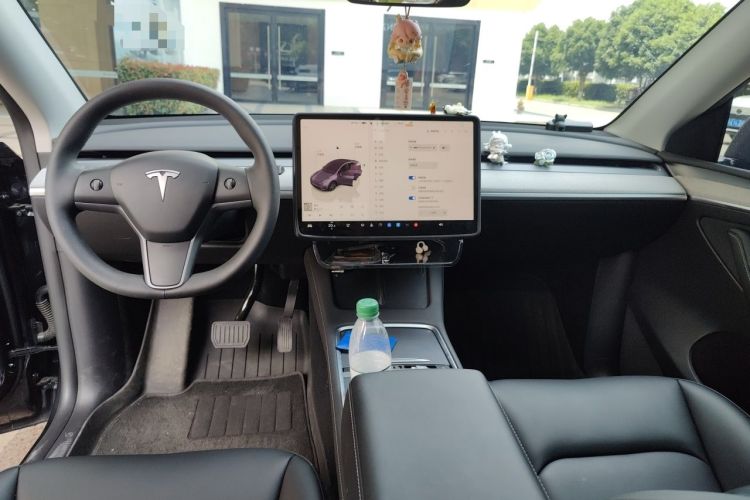 Used Tesla Model Y 2024 Rear-Wheel-Drive Version Center Console