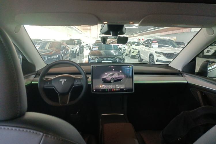 Used Tesla Model Y 2024 Rear-Wheel-Drive Version Center Console