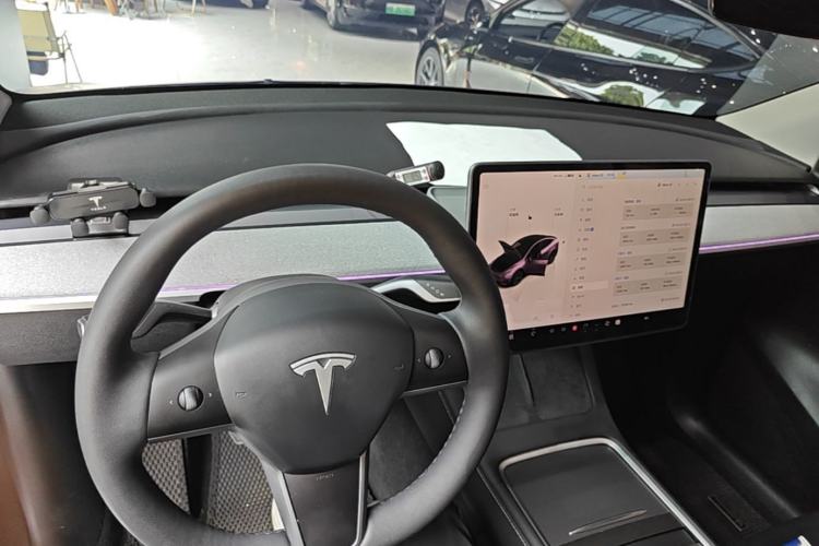 Used Tesla Model Y 2024 Rear-Wheel-Drive Version Center Console