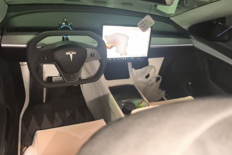 Used Tesla Model Y 2024 Rear-Wheel-Drive Version Center Console