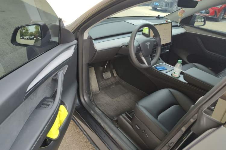 Used Tesla Model Y 2024 Rear-Wheel-Drive Version Driver Seat