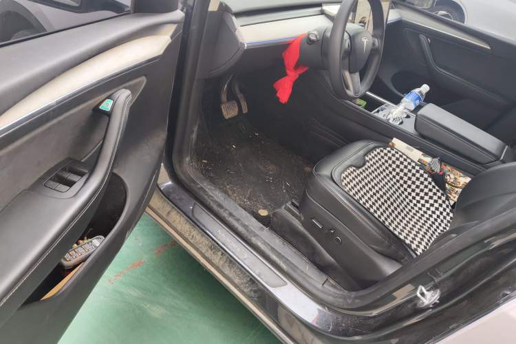 Used Tesla Model Y 2024 Long-Range All-Wheel-Drive Version Driver Seat