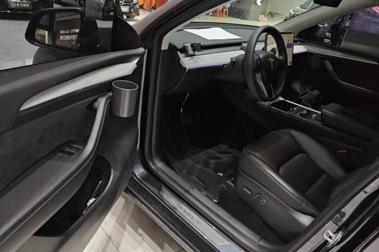 Used Tesla Model Y 2024 Rear-Wheel-Drive Version Driver Seat